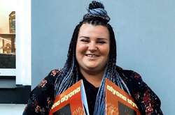  Сингл «Мамин суп» войдет в грядущий мини-альбом певицы, который, как обещают ее представители, выйдет уже совсем скоро 
  