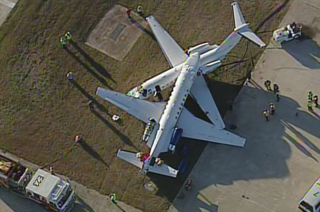 У Техасі на злітній смузі зіткнулися два літаки (фото)