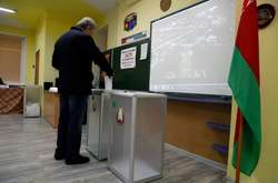 Явка на парламентських виборах у Білорусі становила, за даними ЦВК, близько 77% 
