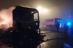 Через несправність автопічки згоріла фура Reno