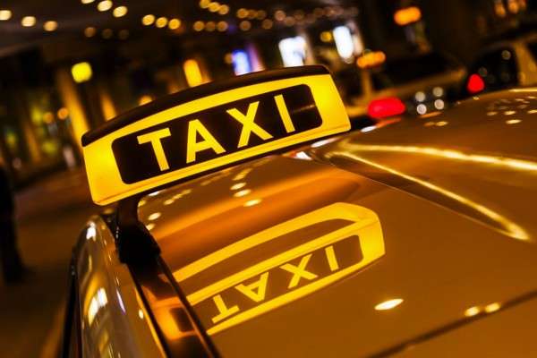 В Україні хочуть спростити реєстрацію таксі