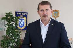  У червні 2018 під час наради у Дрогобицькій міськраді між Тарасом Кучмою і одним з присутніх в залі виникла суперечка, під час якої мер завдав чоловіку кілька ударів кулаками, заподіявши незначні травми 