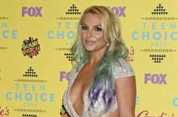  Ежегодно Бритни Спирс тратит около $30 000 на собак 
  