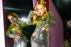 «Несите огнетушитель»: полуобнаженная Тина Кароль восхитила сеть пикантными фото