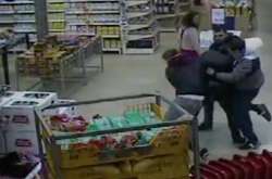 Зловмисники побили охоронця