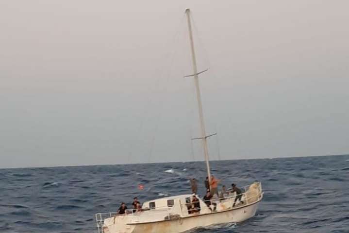 Берегова охорона Італії затримала яхту з українцями