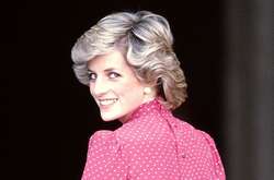 Легендарное платье, в котором принцесса Диана танцевала с Траволтой выставили на аукцион