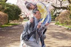  Каждый раз модели рискуют задохнуться ради искусства 
 Фото: Flesh Love 
  