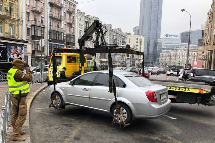 Кличко показав, що у Києві роблять з автохамами (фото, відео)