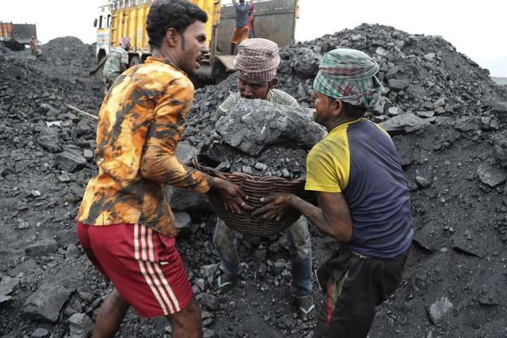 Моторошна безнадія. Як виглядає життя у серці вугільної промисловості Індії