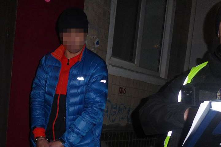 «Ваш син у біді»: у Києві шахрай пограбував пенсіонерку