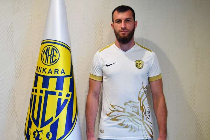 Чеченський футболіст втік з турецького клубу