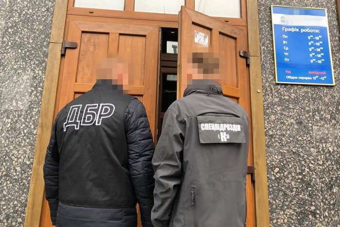 СБУ викрила керівництво Фіскальної служби Житомирщини на мільйонних зловживаннях (фото)