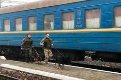 Цього року ще й вісім разів «мінували» потяги