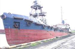 Зірваний з якоря танкер Delfi сів на мілину в кілометрі від одеського берега