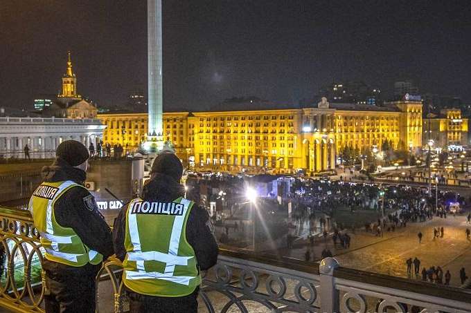 Поліція нарахувала близько 5 тис. людей на віче в центрі Києва (фото, відео)