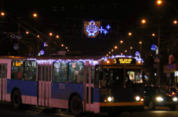 Вінничанин пропонує не прикрашати трамваї та тролейбуси святковими гірляндами