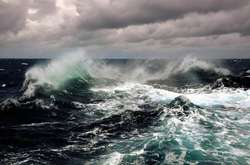 Рятувальники попередили про сильний шторм в Азовському морі 