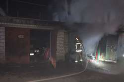 Пожежа виникла у цегляному гаражі