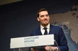 Гончарук вручив ордени трьом британським депутатам