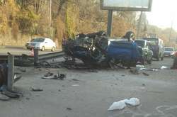 Автомобіль перекинувся на дах