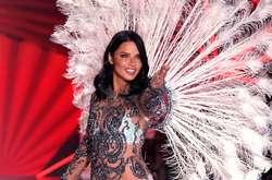 Victoria's Secret впервые за 25 лет отменил показ