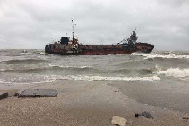 Затонулий в Одесі танкер міг бути задіяний у контрабанді нафти