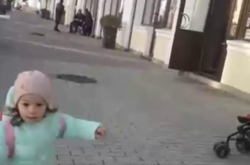 Злодіїв в законі розстріляли на очах у дитини (відео)