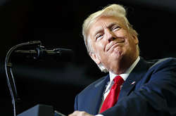 Мережу насмішив реп про Зеленського у виконанні Дональда Трампа (відео)