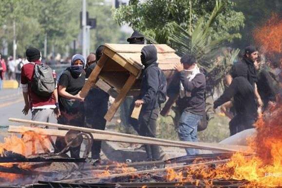 У Чилі під час акції протесту пограбували держбанк на $200 тисяч