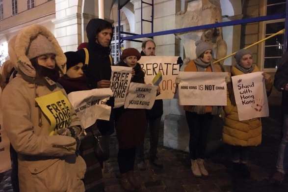 У Львові відбулась акція на підтримку акцій протесту в Гонконзі
