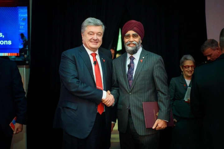 Порошенко обговорив питання військово-технічної допомоги Україні з міністром оборони Канади