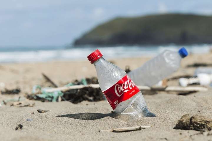 У Швеції Coca-Cola планує повністю перейти на тару з переробленого пластику 