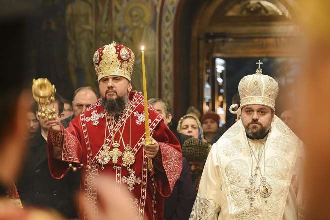 «Гібридне визнання»: чому єпископ Чеської церкви співслужив з Епіфанієм