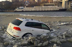 Россияне пробили дно (фото)