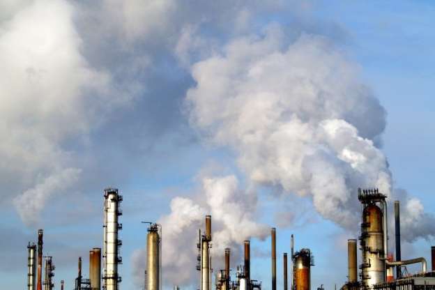 Правительство хочет ввести налог на использование СО2