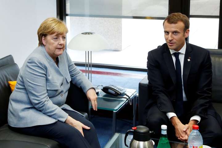 ЗМІ дізналися про перепалку між Меркель та Макроном