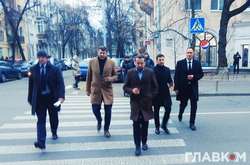 Президент Украины Владимир Зеленский прогулялся по Киеву с кофе в руках