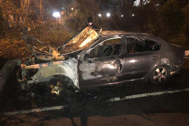 В Одессе сожгли автомобиль семьи начальника таможни