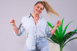 Беременная модель plus-size снялась в белье (фото)