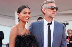 22-летняя Тина Кунаки исполнила сексуальный танец для престарелого Венсана Касселя (видео)