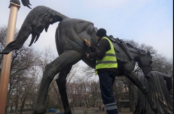 Вандали залишили написи на пам'ятнику Отаману Головатому