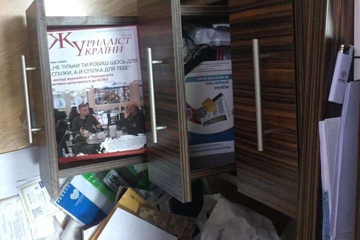 На Хрещатику грабіжники обчистили офіс Національної спілки журналістів