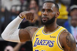Баскетболист «Лейкерс» Джеймс стал четвертым игроком в истории НБА, набравшим 33 тысяч очков
