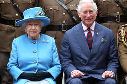 Британские СМИ: королева Елизавета II собирается отречься от престола