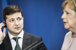 Зеленский созвонился с Меркель насчет «нормандского формата»