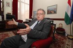 Посол Угорщини просить українців не порівнювати дії Будапешта на Закарпатті з агресією Москви