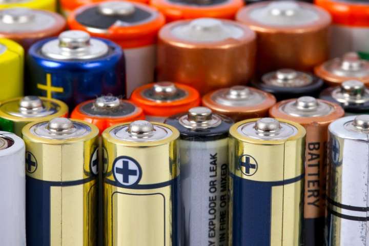 Віцепрем’єр Кулеба назвав дозвіл на переробку батарейок кроком на шляху до ЄС