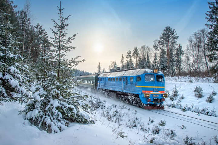 «Укрзалізниця» призначила ще 13 додаткових поїздів на зимові свята