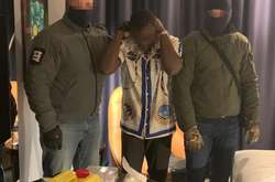 СБУ затримала в Києві іноземця на «шахрайстві з чорним доларом» (фото)